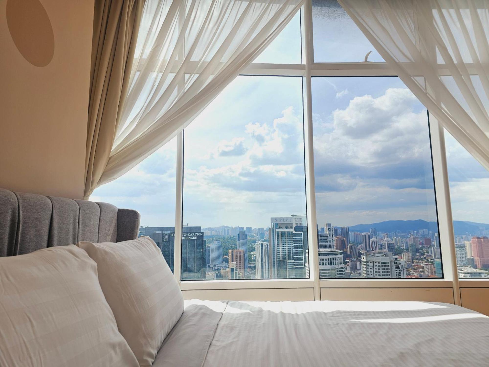 Sky Suites Klcc By Staylar Kuala Lumpur Exterior photo